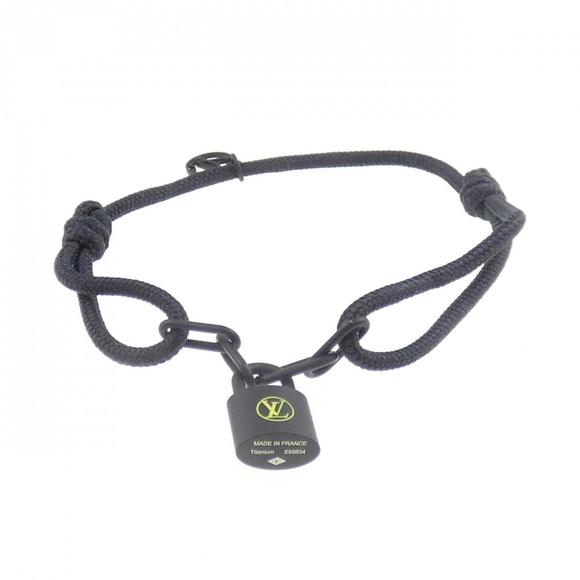 LOUIS VUITTON Black Charm Bracelet - Picture 1 of 3